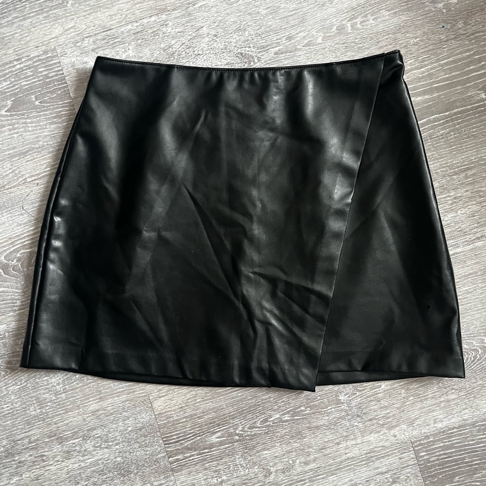 Abercrombie & Fitch Black Faux Leather Pencil Skirt